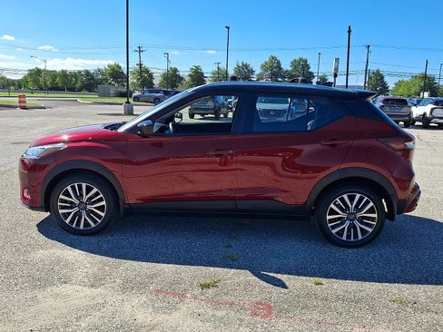 Used 2023 Nissan Kicks SV w/ Exterior Package FWD image 4