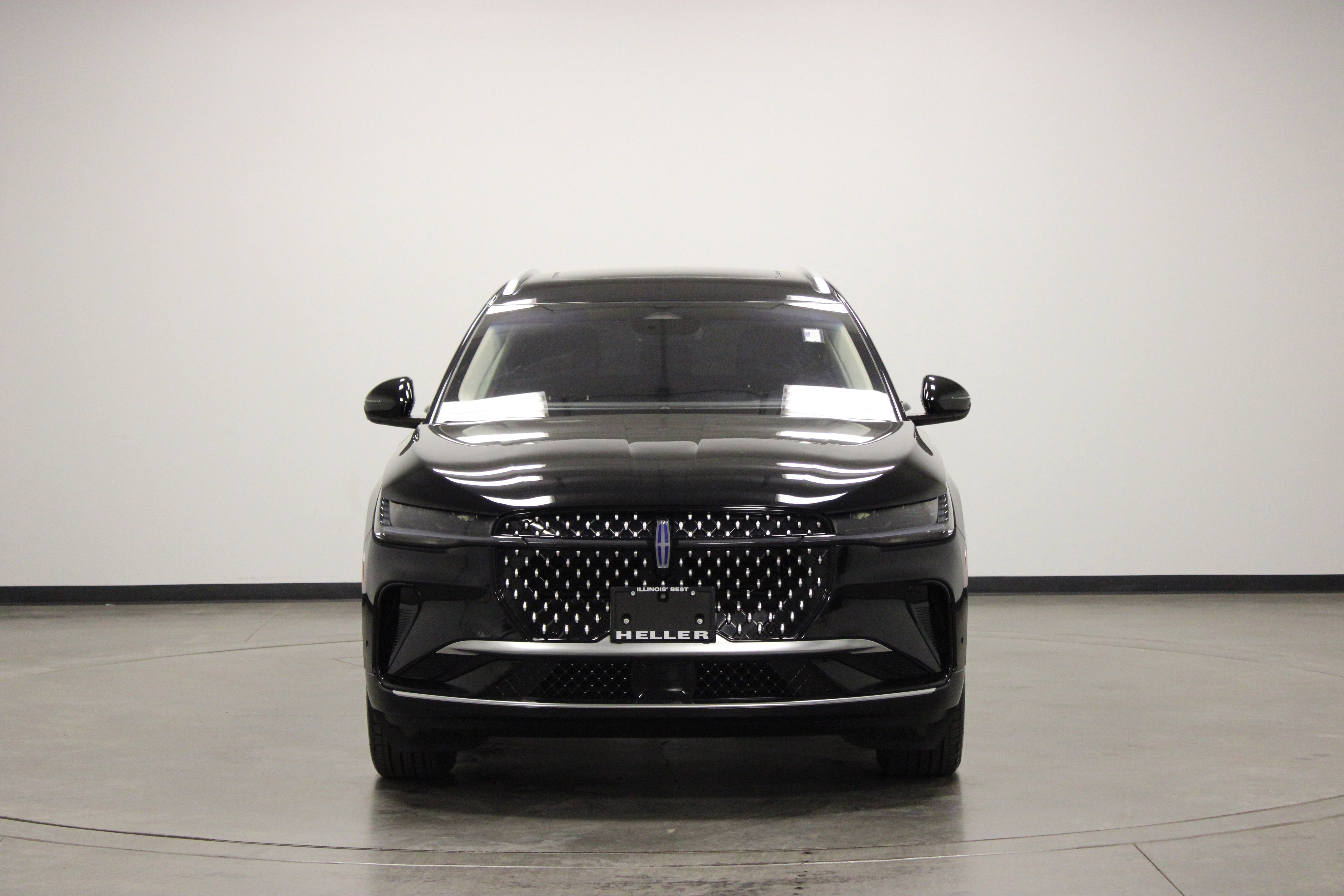 Used 2024 Lincoln Nautilus Reserve w/ Equipment Group 202A AWD/4WD image 3