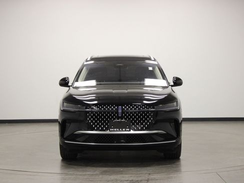 Used 2024 Lincoln Nautilus Reserve w/ Equipment Group 202A AWD/4WD image 3
