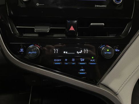 Used 2024 Toyota Camry SE w/ Convenience Package image 32