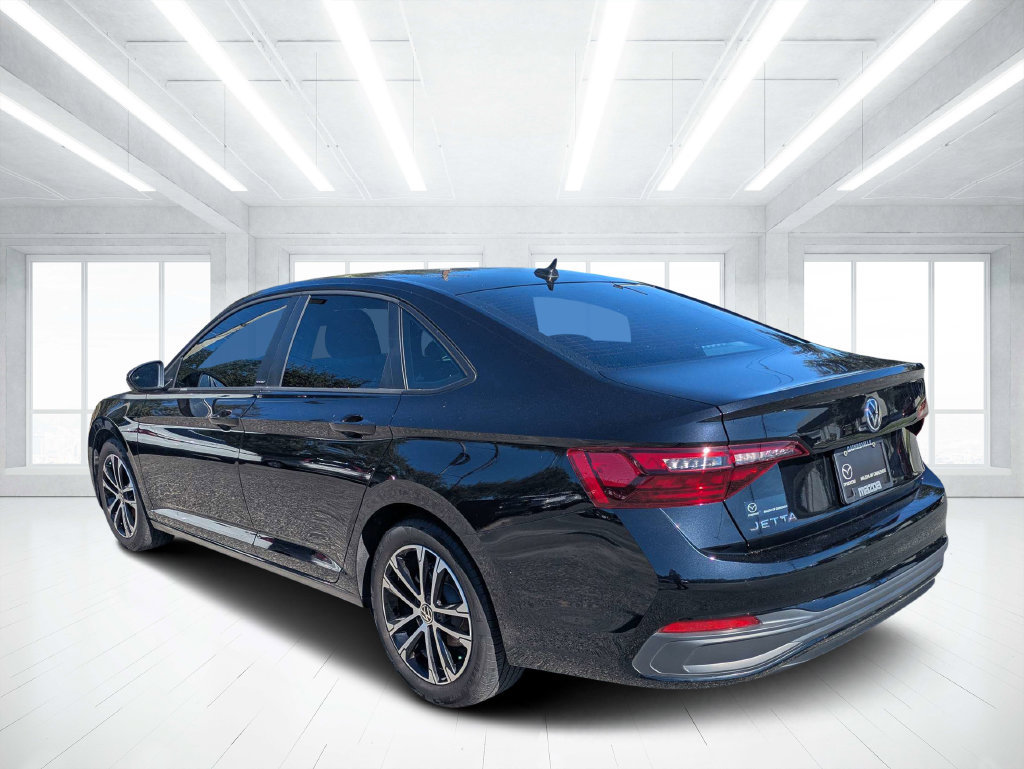 Used 2024 Volkswagen Jetta Sport FWD image 5