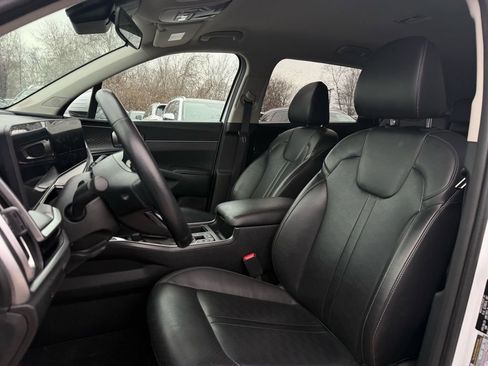 Certified 2024 Kia Sorento S image 9