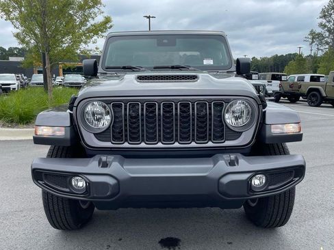 New 2025 Jeep Gladiator Sport image 39