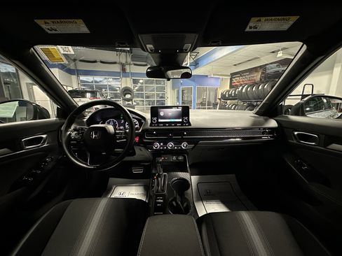 Used 2023 Honda Civic Sport image 18