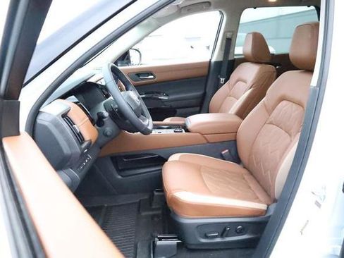 New 2026 Nissan Pathfinder Platinum AWD/4WD image 10