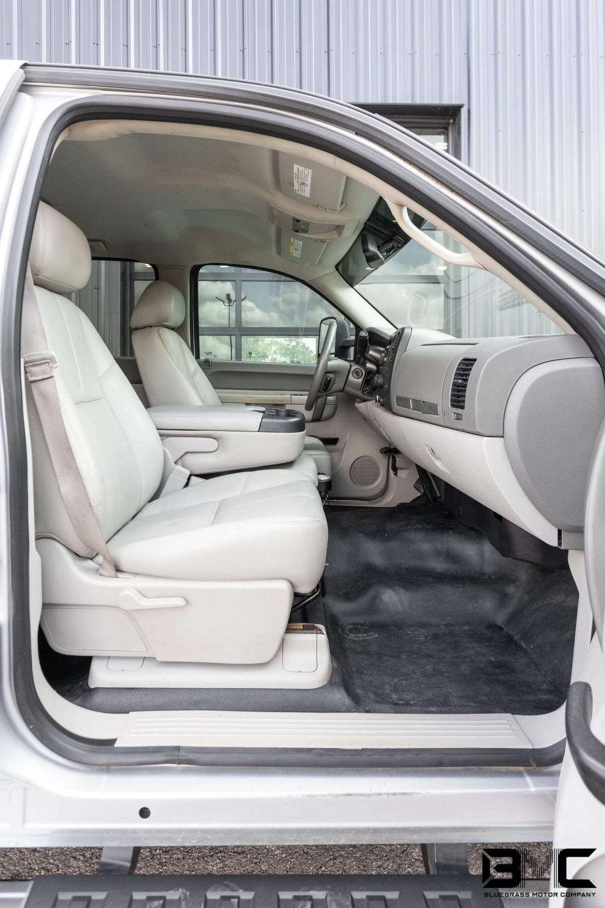 Used 2013 Chevrolet Silverado 3500 LT w/ Interior Plus Package AWD/4WD image 18