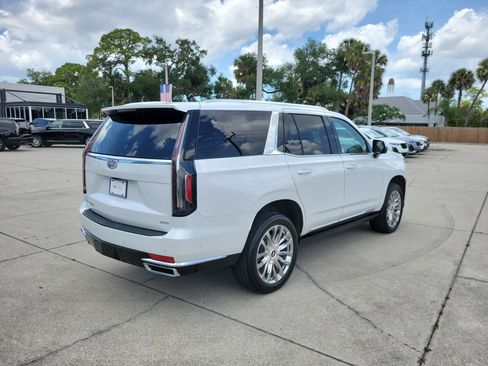 Certified 2023 Cadillac Escalade Premium Luxury w/ Performance Package AWD/4WD image 4
