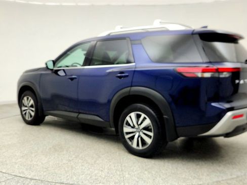 Used 2024 Nissan Pathfinder SL image 7