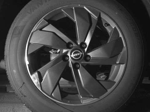 Used 2025 Nissan Rogue SV image 15