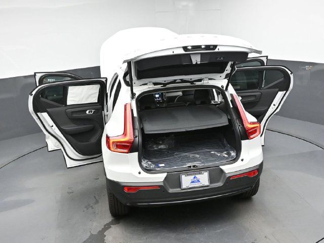 New 2026 Volvo XC40 B5 Plus w/ Climate Package AWD/4WD image 49