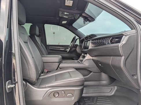 Used 2022 GMC Yukon Denali AWD/4WD image 12