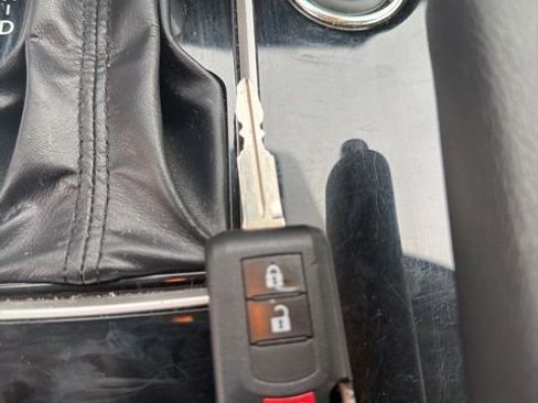 Used 2022 Mitsubishi Eclipse Cross LE image 33