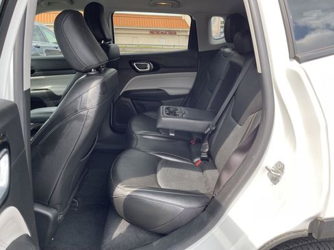 Used 2022 Jeep Compass Limited AWD/4WD image 14