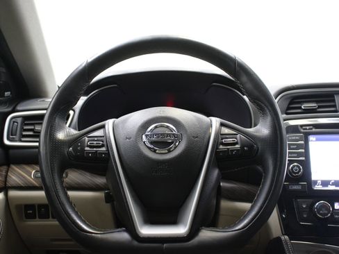 Used 2017 Nissan Maxima Platinum image 16