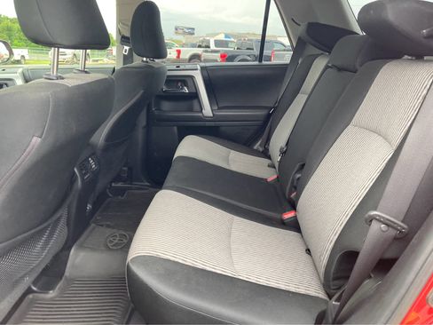 Used 2022 Toyota 4Runner SR5 AWD/4WD image 4