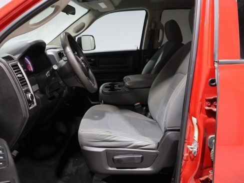 Used 2018 RAM 2500 Tradesman w/ Chrome Appearance Group image 12