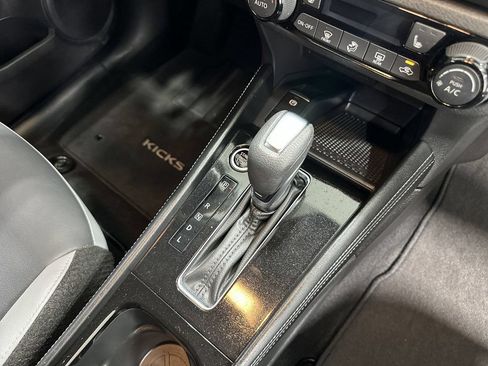 Used 2024 Nissan Kicks SR w/ SR Premium Package FWD image 21