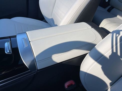 Used 2023 Mercedes-Benz GLC 300 4MATIC image 15