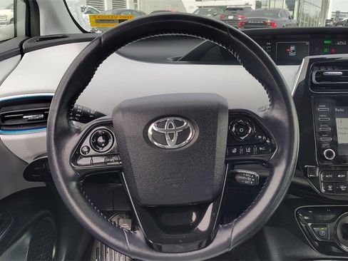 Used 2020 Toyota Prius XLE image 12