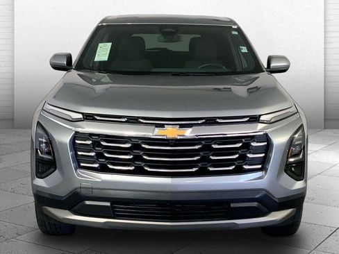 Used 2026 Chevrolet Equinox LT FWD image 2