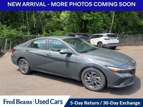 Used 2024 Hyundai Elantra SEL FWD image 4