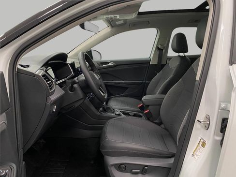 New 2026 Volkswagen Taos SE image 26