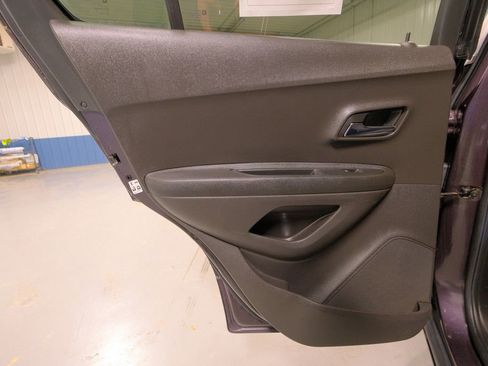 Used 2016 Chevrolet Trax LT w/ LT Sun and Sound Package image 25