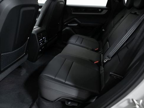 New 2026 Porsche Cayenne image 29