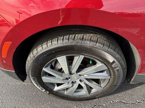 Used 2023 Chevrolet Equinox Premier image 10