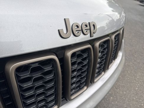 Used 2016 Jeep Grand Cherokee Limited 75th Anniversary AWD/4WD image 16