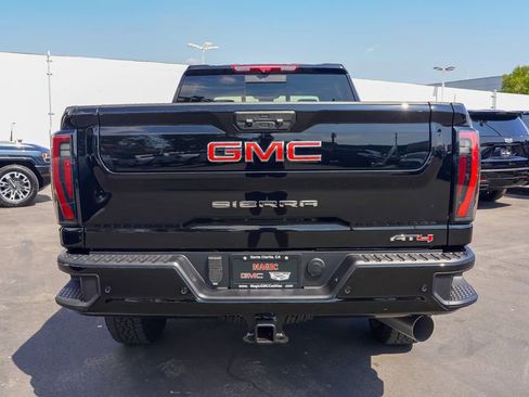 New 2026 GMC Sierra 2500 AT4 w/ AT4 Premium Plus Package AWD/4WD image 8