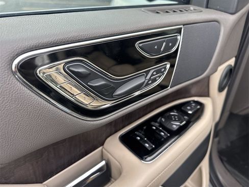 Certified 2023 Lincoln Navigator Reserve image 14