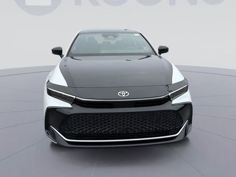 New 2026 Toyota Crown Platinum image 11