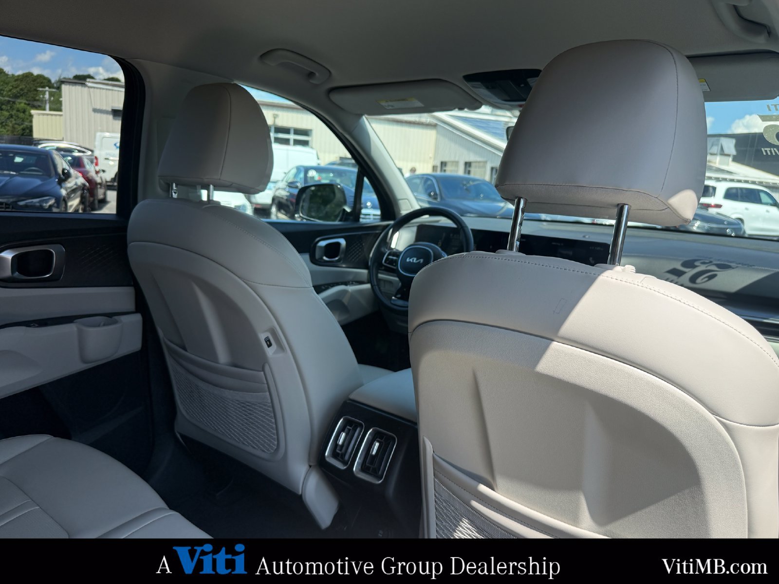 Used 2025 Kia Sorento S FWD image 25