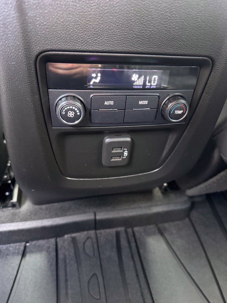 Used 2022 Buick Enclave Essence w/ Sport Touring Edition AWD/4WD image 19