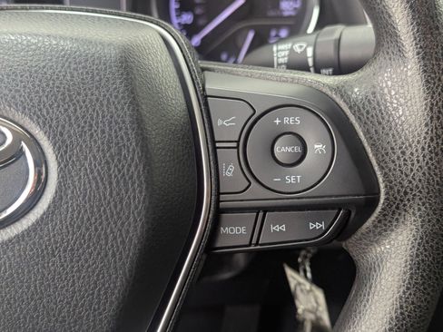 Used 2020 Toyota Camry LE image 24