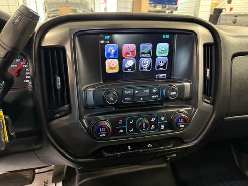 Used 2018 Chevrolet Silverado 1500 LT w/ All Star Edition AWD/4WD image 42