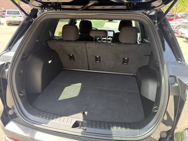 Used 2026 Chevrolet Equinox LT AWD/4WD image 25