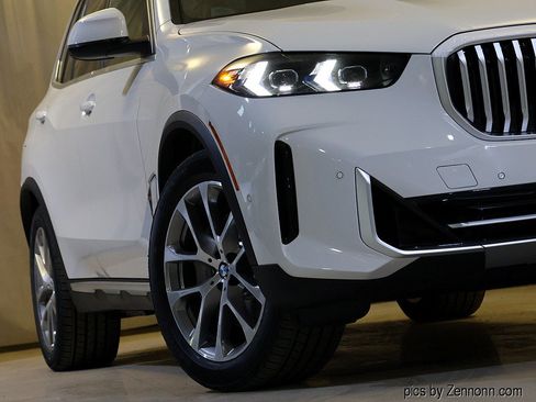 New 2026 BMW X5 xDrive50e w/ Executive Package AWD/4WD image 4