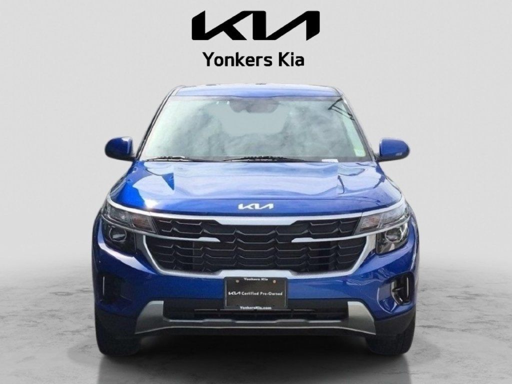 Certified 2024 Kia Seltos LX AWD/4WD image 2
