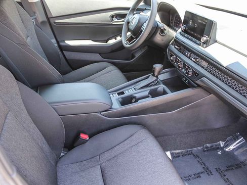 Used 2025 Honda Accord SE image 18