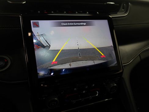 Used 2022 Jeep Grand Cherokee L Overland w/ MOPAR Finishing Package image 21