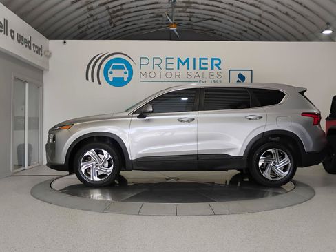 Used 2021 Hyundai Santa Fe SE FWD image 2
