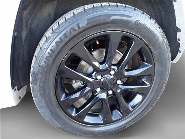 Used 2019 Jeep Grand Cherokee Altitude AWD/4WD image 6
