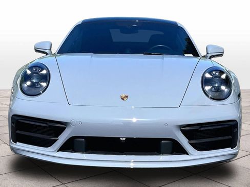 Used 2024 Porsche 911 Carrera RWD image 3
