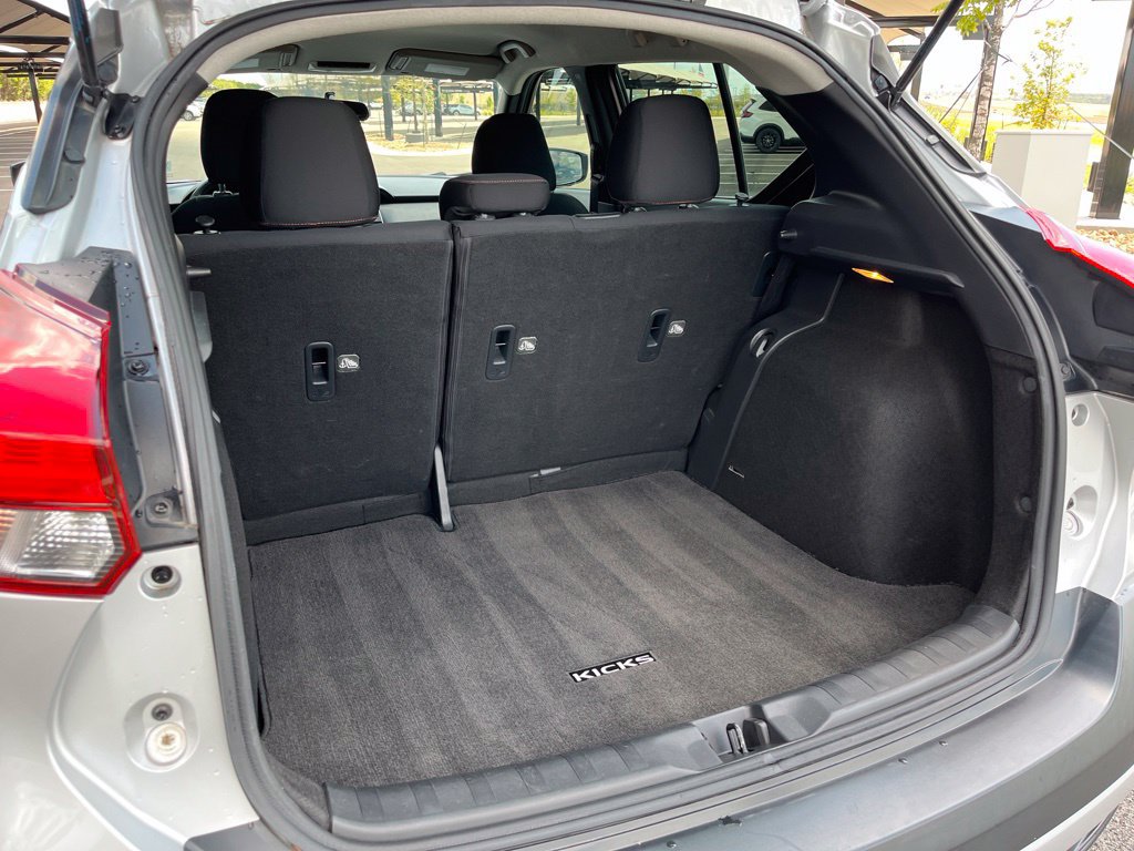 Used 2019 Nissan Kicks SR FWD image 10