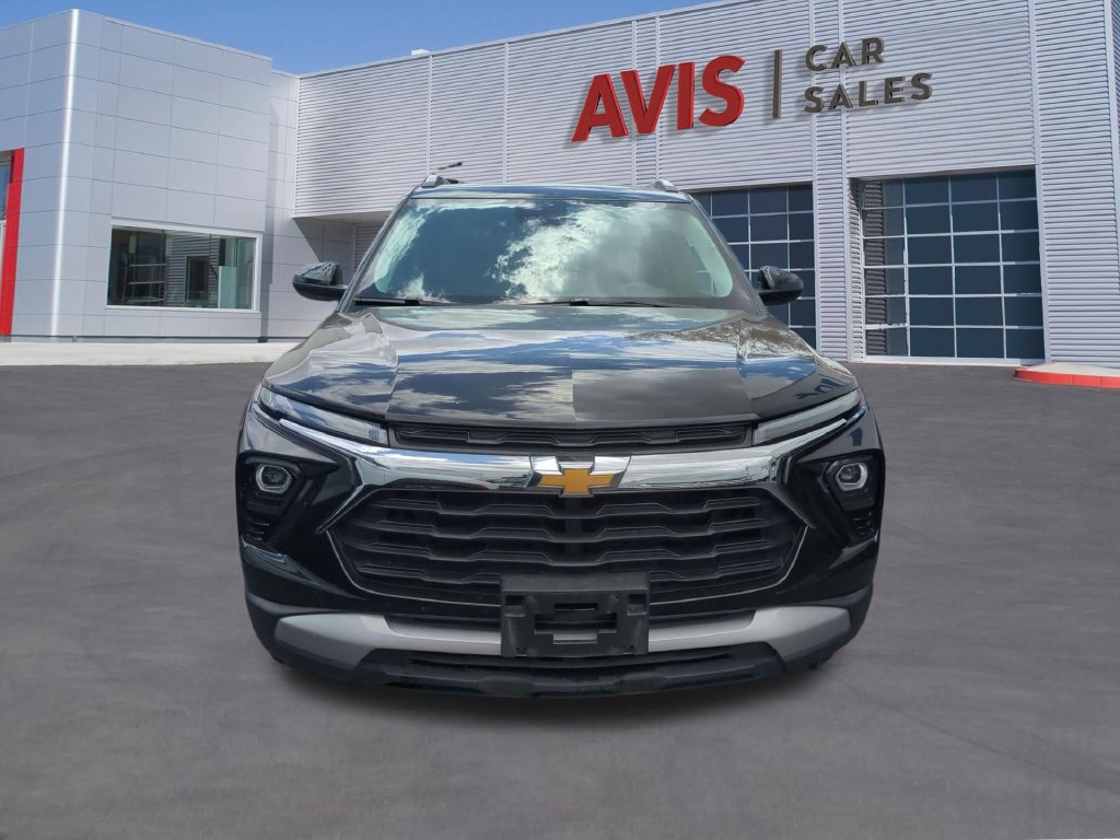 Used 2025 Chevrolet TrailBlazer LT AWD/4WD image 2