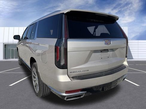 Certified 2021 Cadillac Escalade ESV Premium Luxury Platinum w/ Heavy-Duty Trailer Package image 12
