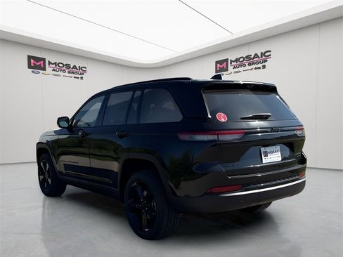 New 2025 Jeep Grand Cherokee Limited w/ Luxury Tech Group II image 5