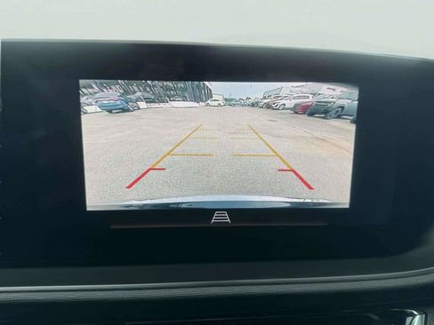 Used 2025 Buick Envista Avenir FWD image 32